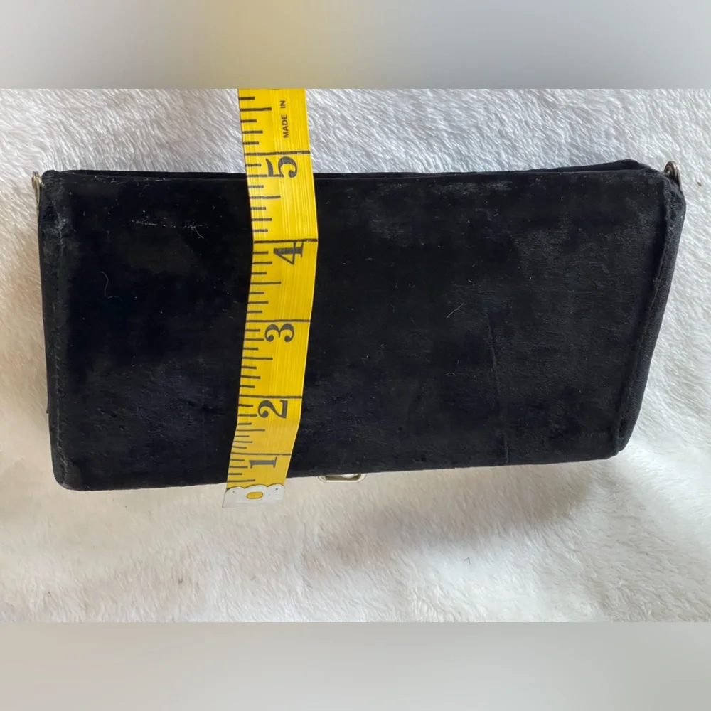 Amazing vintage Velvet 1950s clutch purse wallet black with gold metal